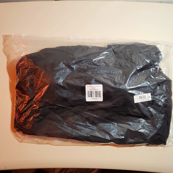 ❤️NWT VINTAGE TORRID WIRELESS RUCHED SWIMSUIT - CAP SLEEVES - TUMMY CONTROL PLUS - Picture 5 of 16